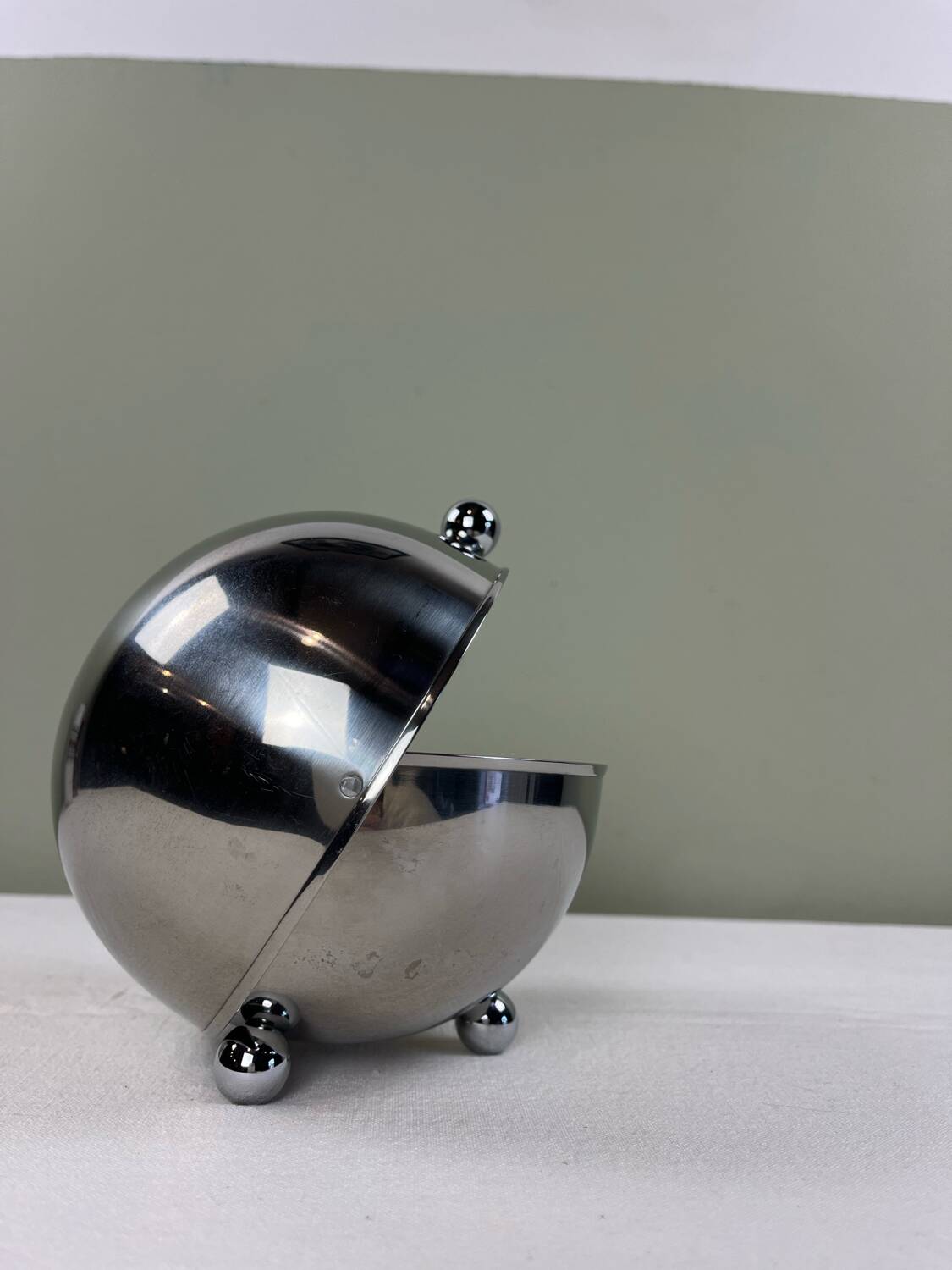 Tripod ball sugar bowl