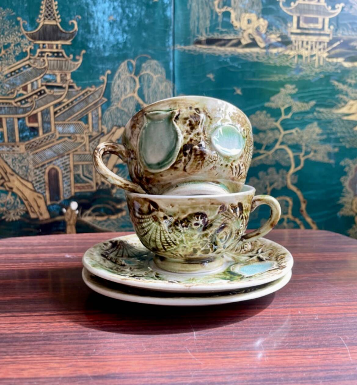 Lot 2 tasses et sous tasses vintage à décor coquillages