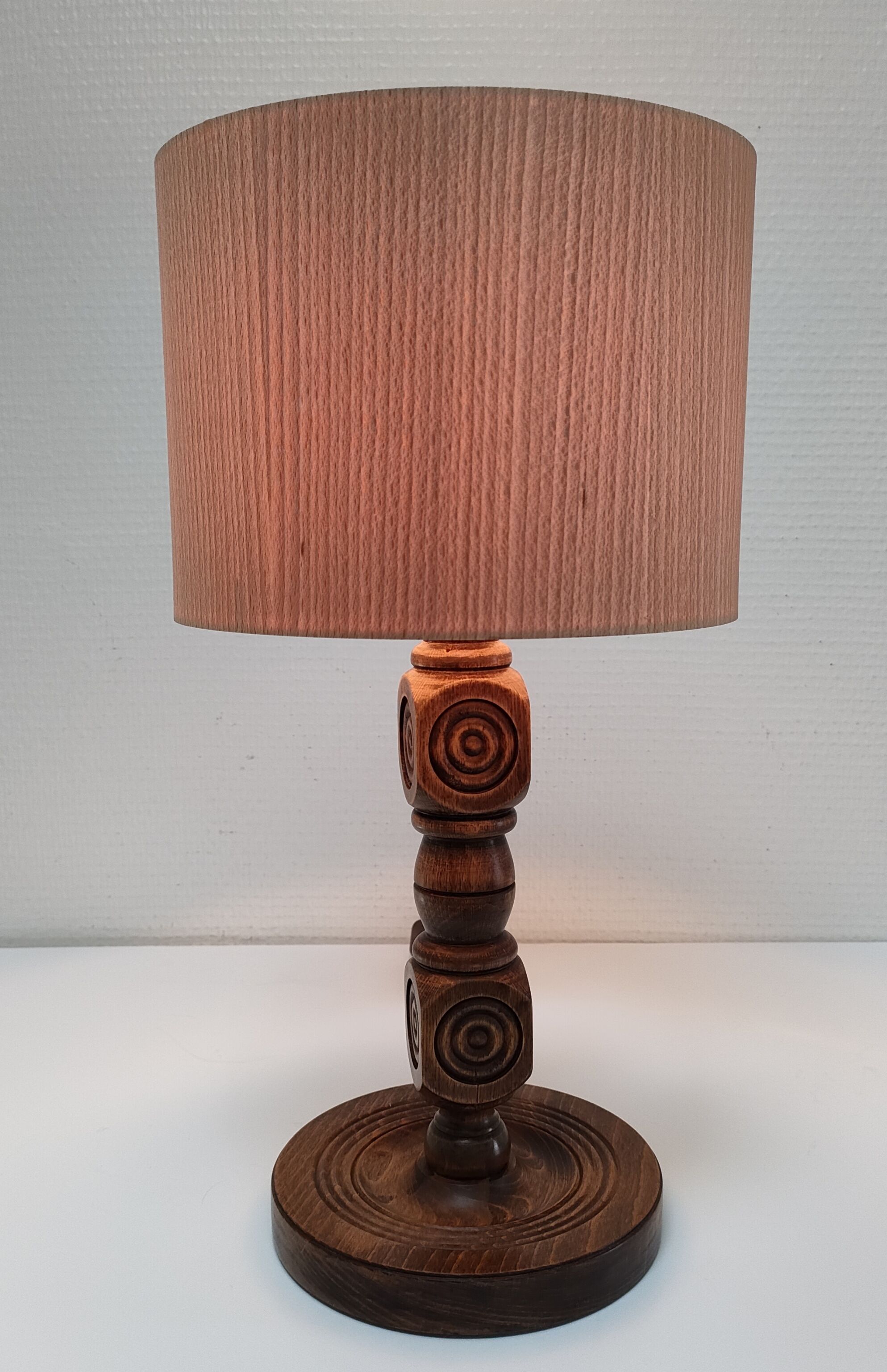 Solid wood lamp decorated with vintage hollow circles