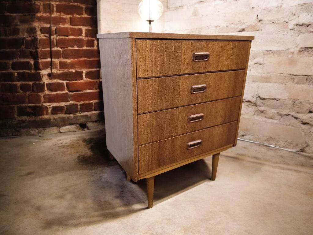 Commode / armoire vintage