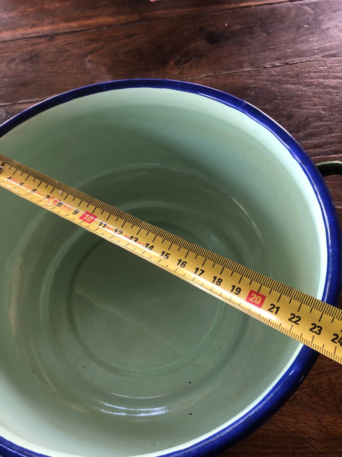 Enamelled sheet tureen