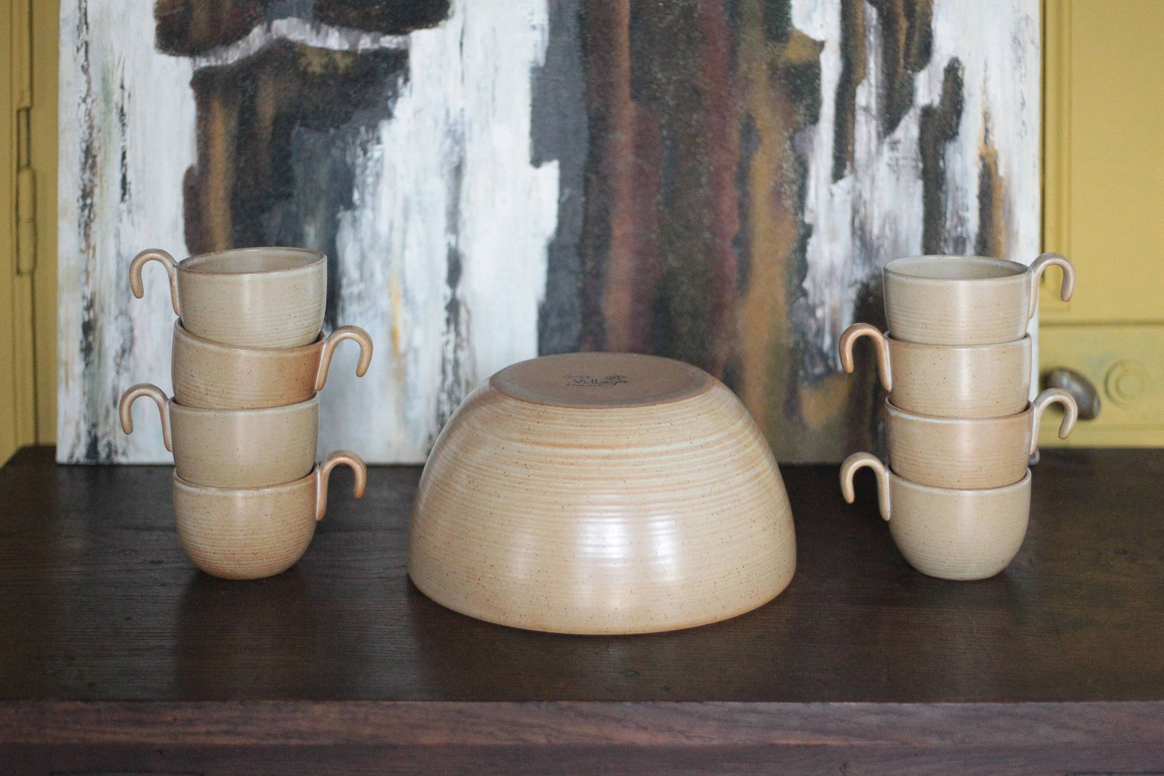 Service stoneware Village France salad bowl and its 8 cups, sangria service or