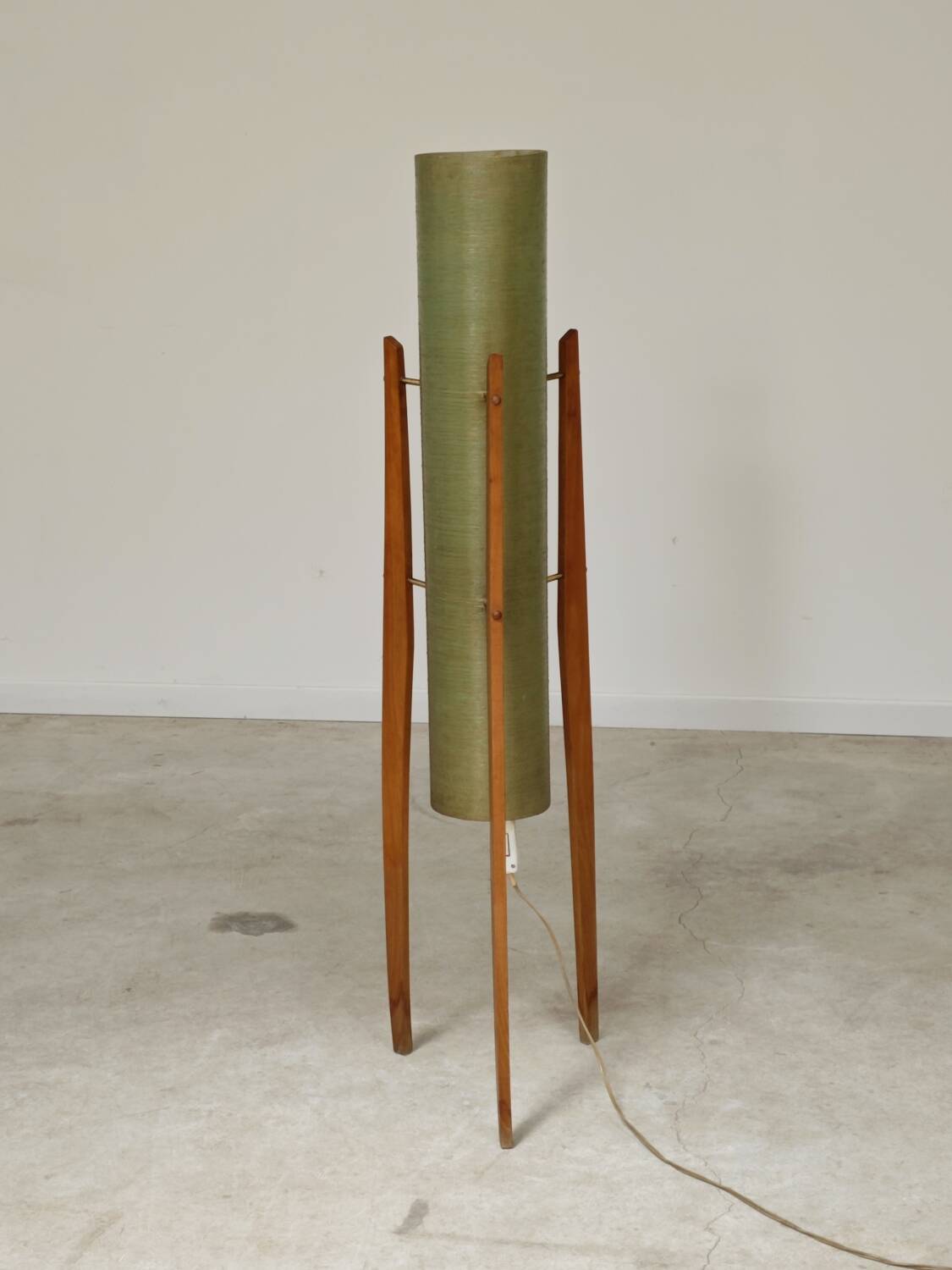 Rocket green floor lamp by Novoplast fiber and wood 1960
