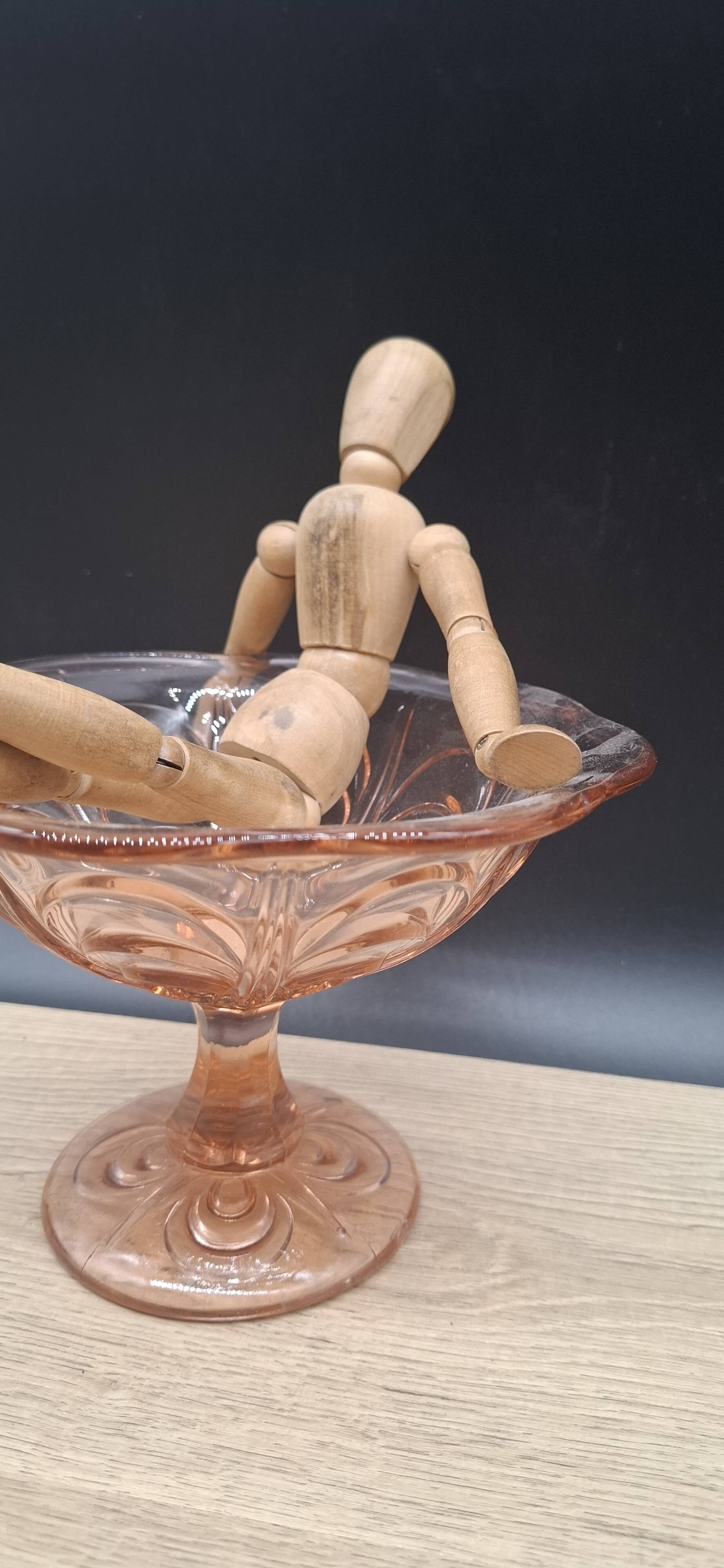 Manage glass rose cup