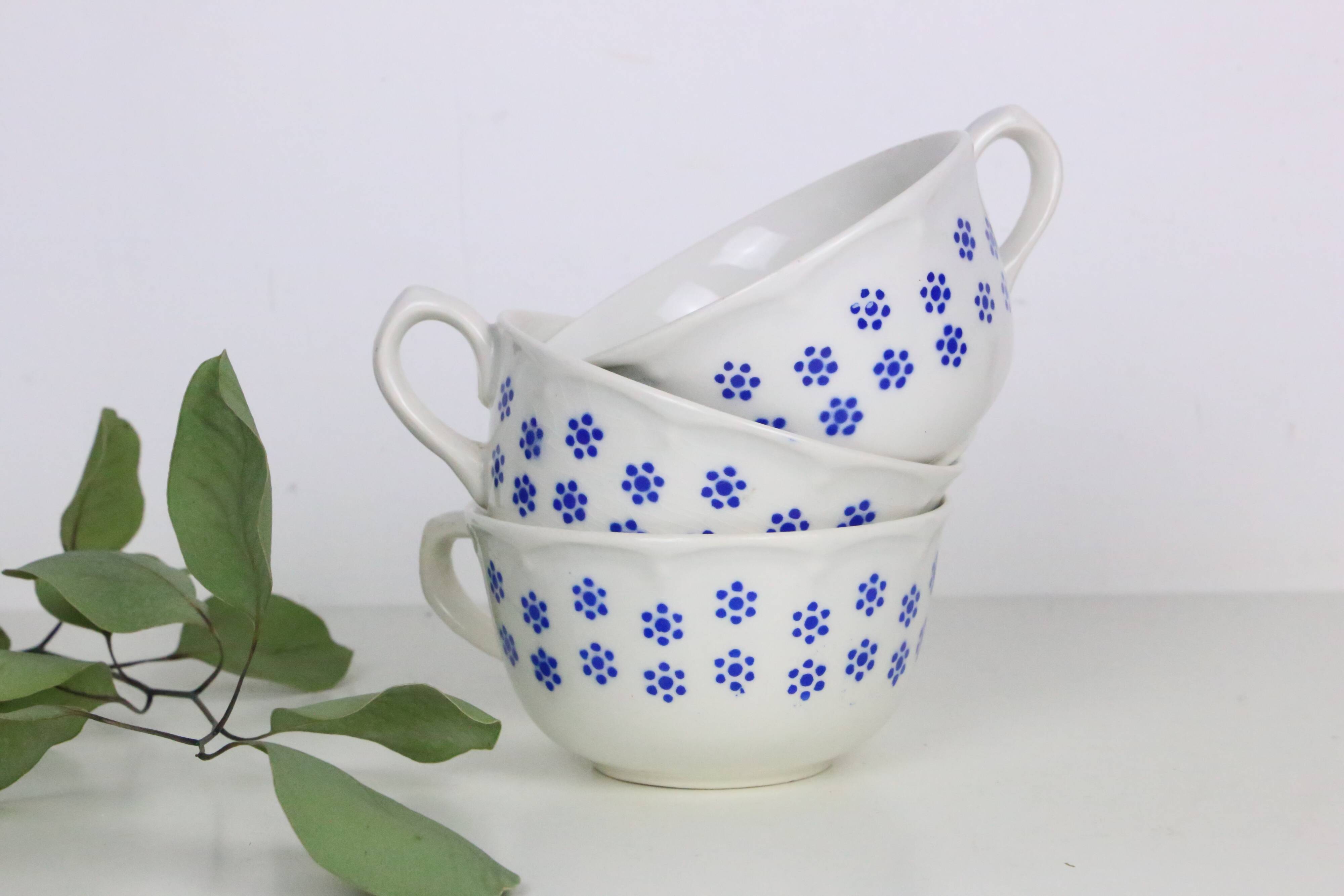 Set of 3 chocolate cups, beige and blue, Boch La Louvière, vintage