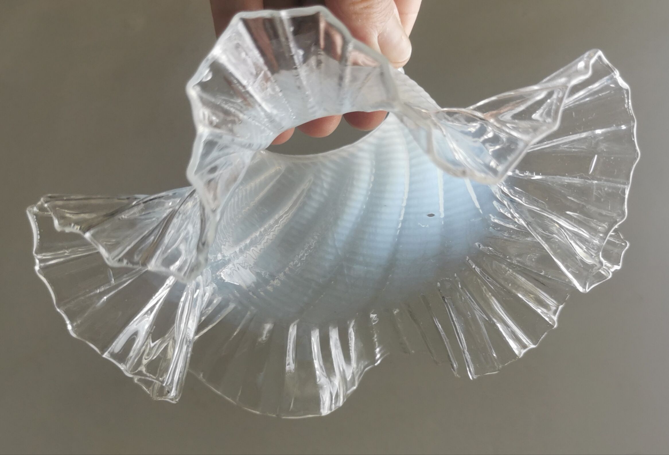 Tulip lamp opalescent glass