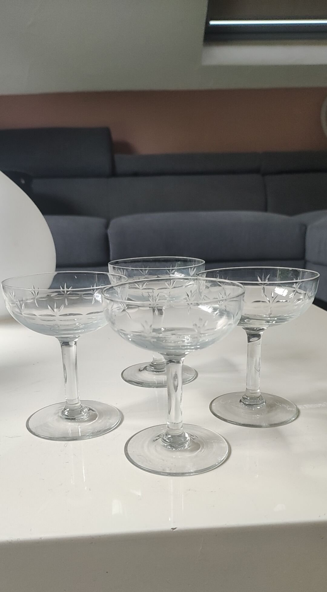 Lot of 4 Art Deco champagne coupes / Verreries de Doyen. Half crystal.