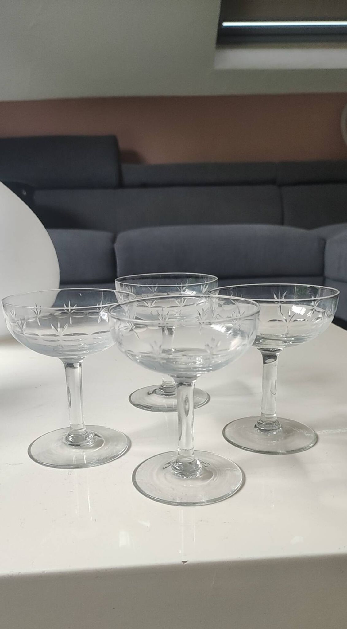 Lot of 4 Art Deco champagne coupes / Verreries de Doyen. Half crystal.