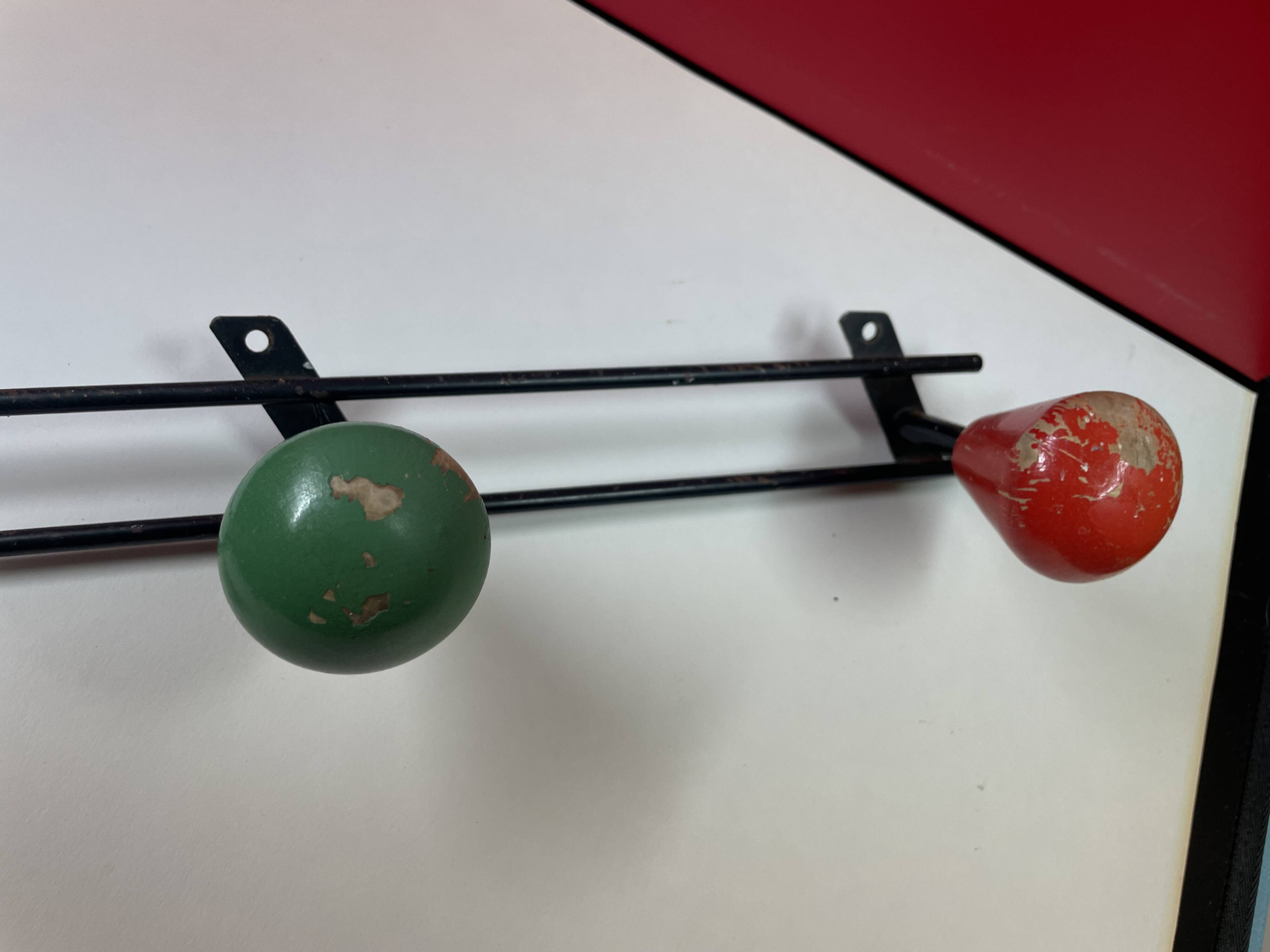 Round iron coat rack and wooden hooks 59 cm