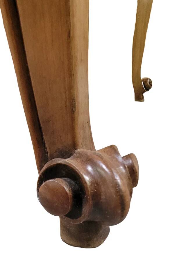 Louis XV style Provençal table in walnut circa 1930