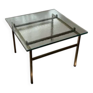 Table basse laiton suédois avec un plateau verre marbré des années 1960.