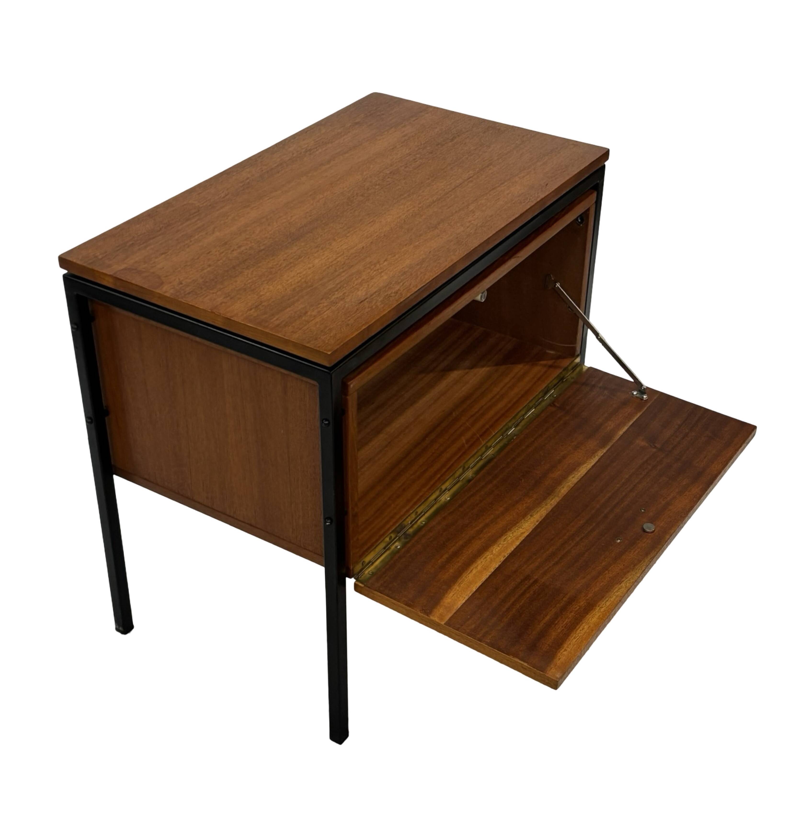 Meuble TV vintage petit format, placage teck, années 1960