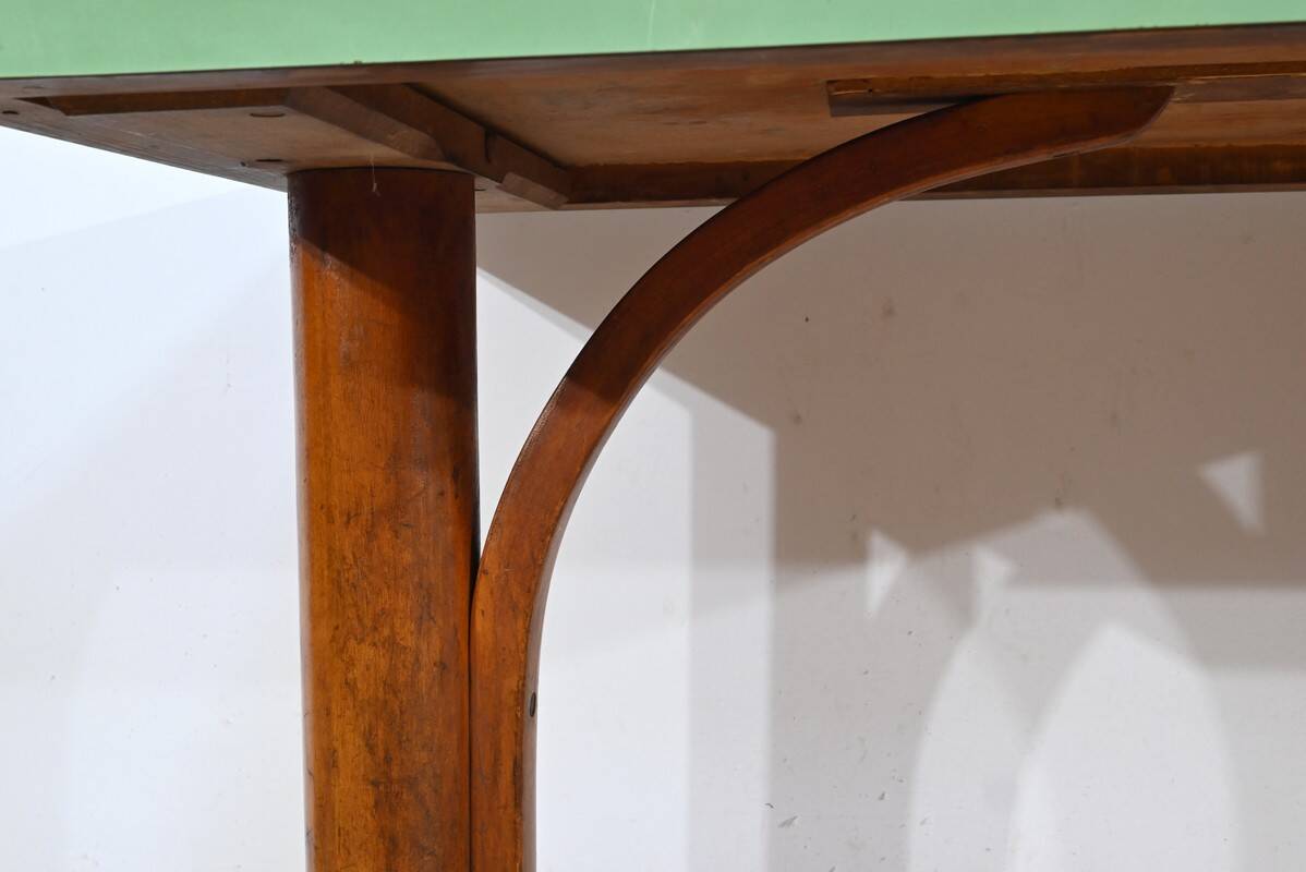 Bistro tables in laminate and beech – 1950