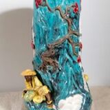 Vase Characters in relief