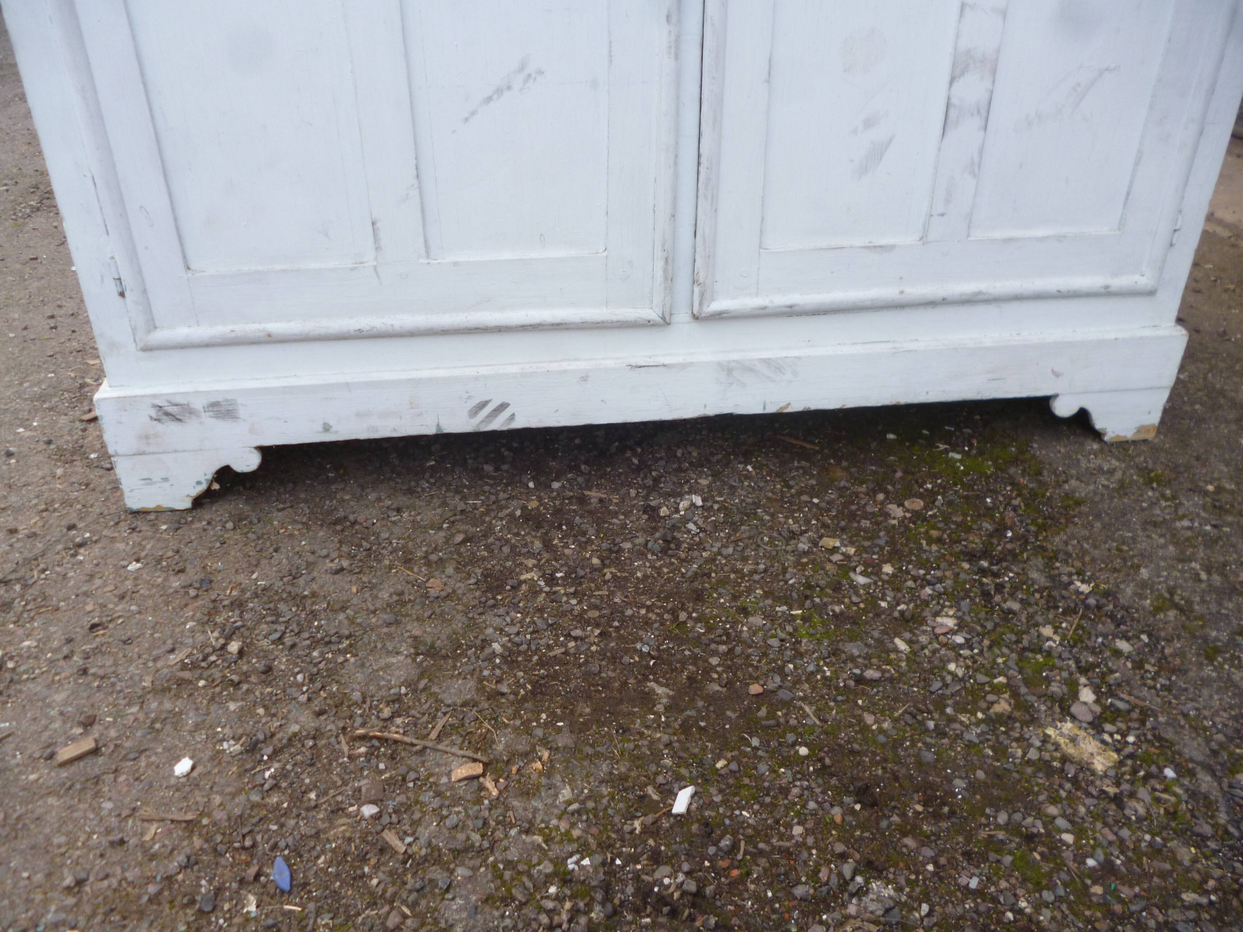 Vintage cabinet 2 doors antique patina