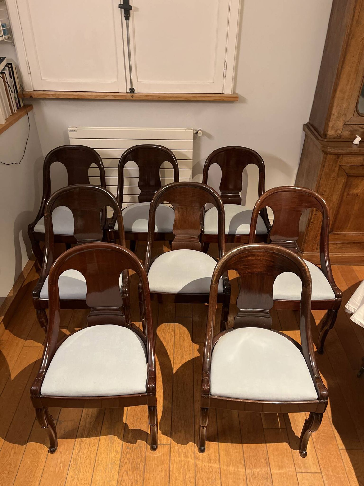 8 chairs in solid mahogany