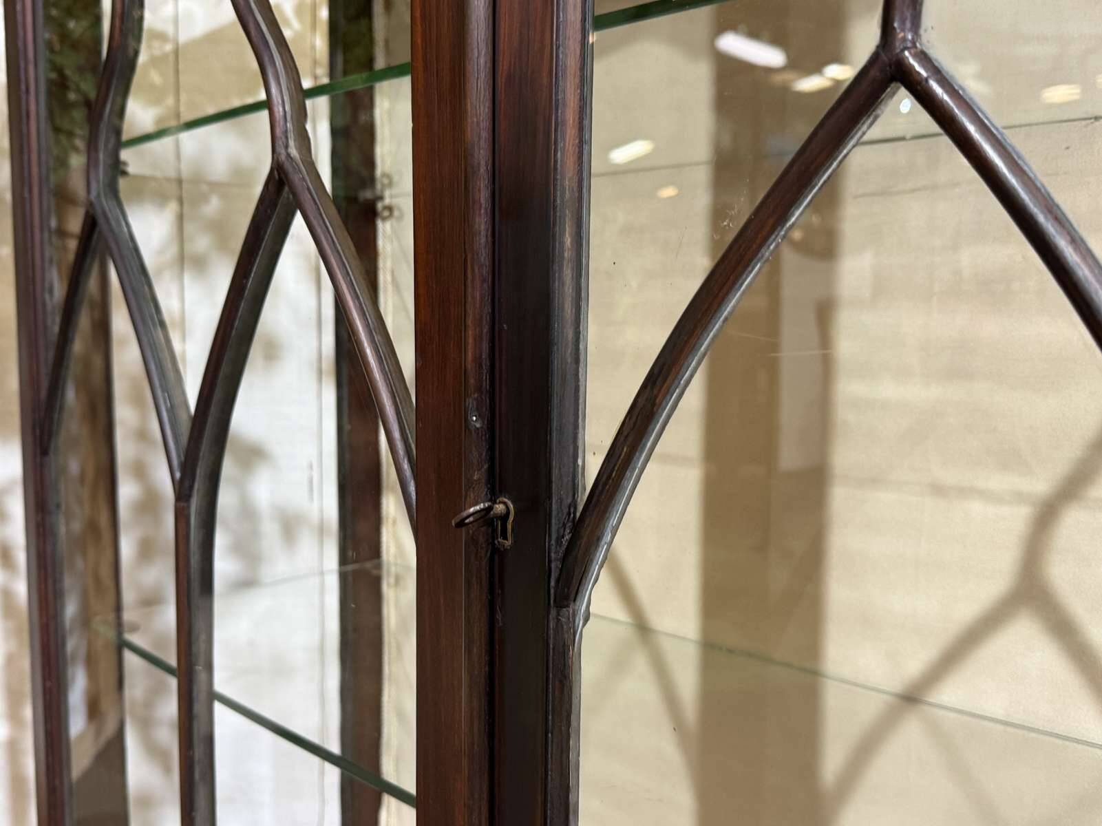 1930s English display cabinet in mahogany