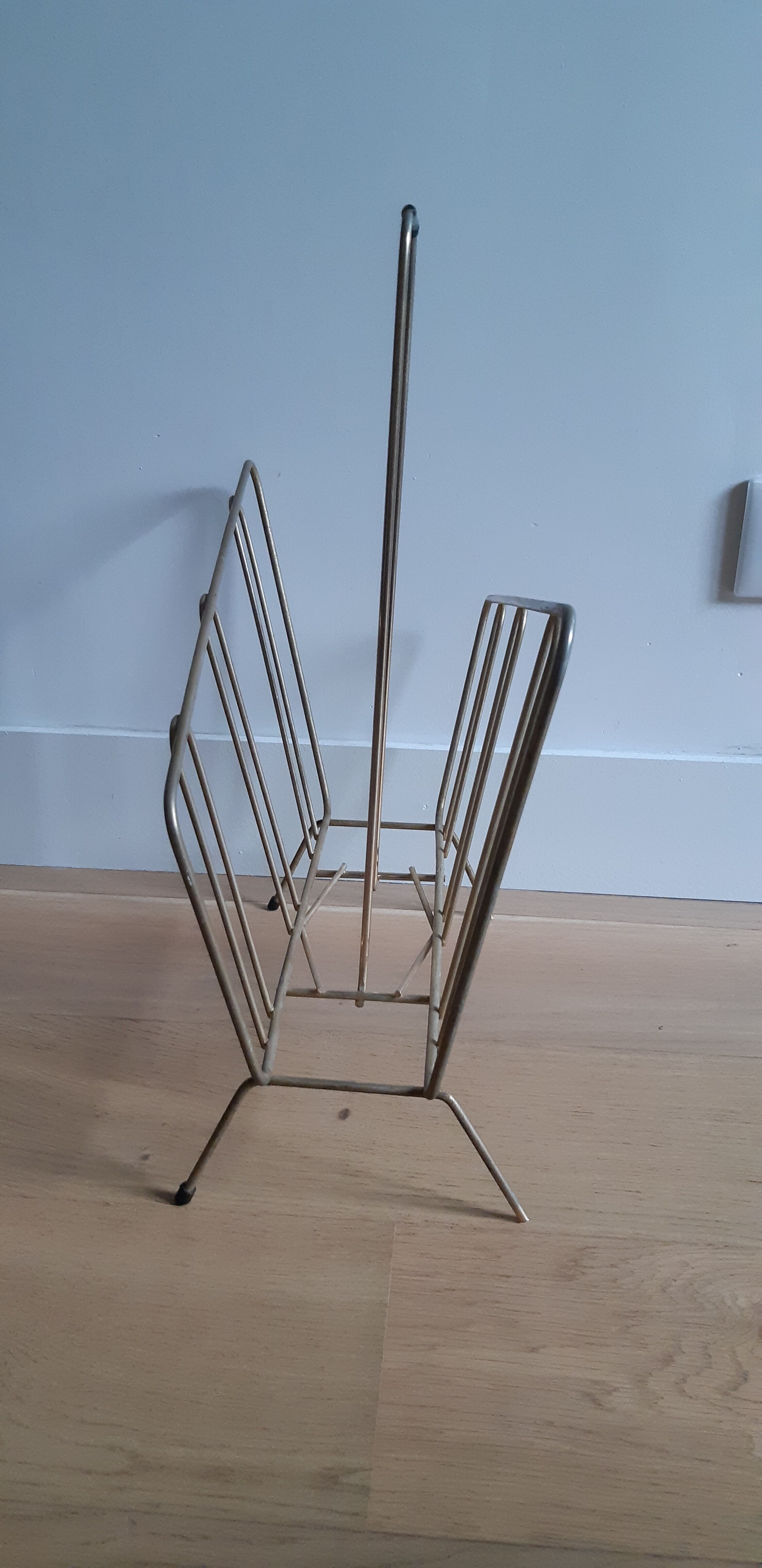 Gold metal magazine holder