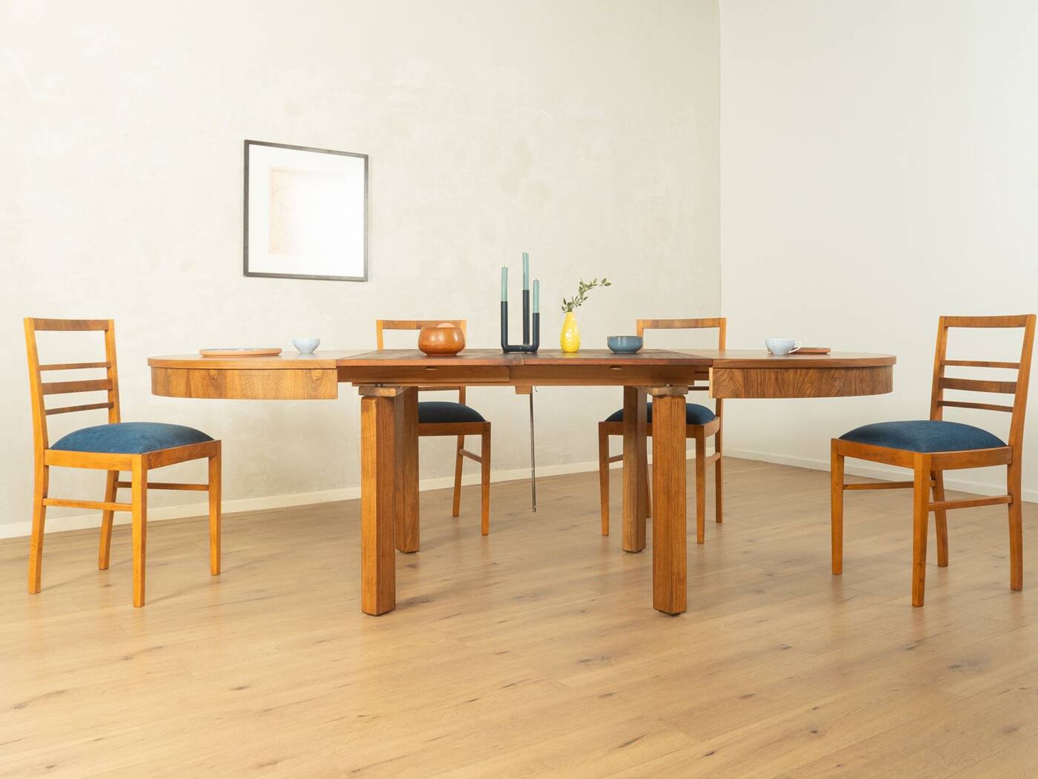 Table à manger extensible élégante par Ruscheweyh, années 1930, noyer