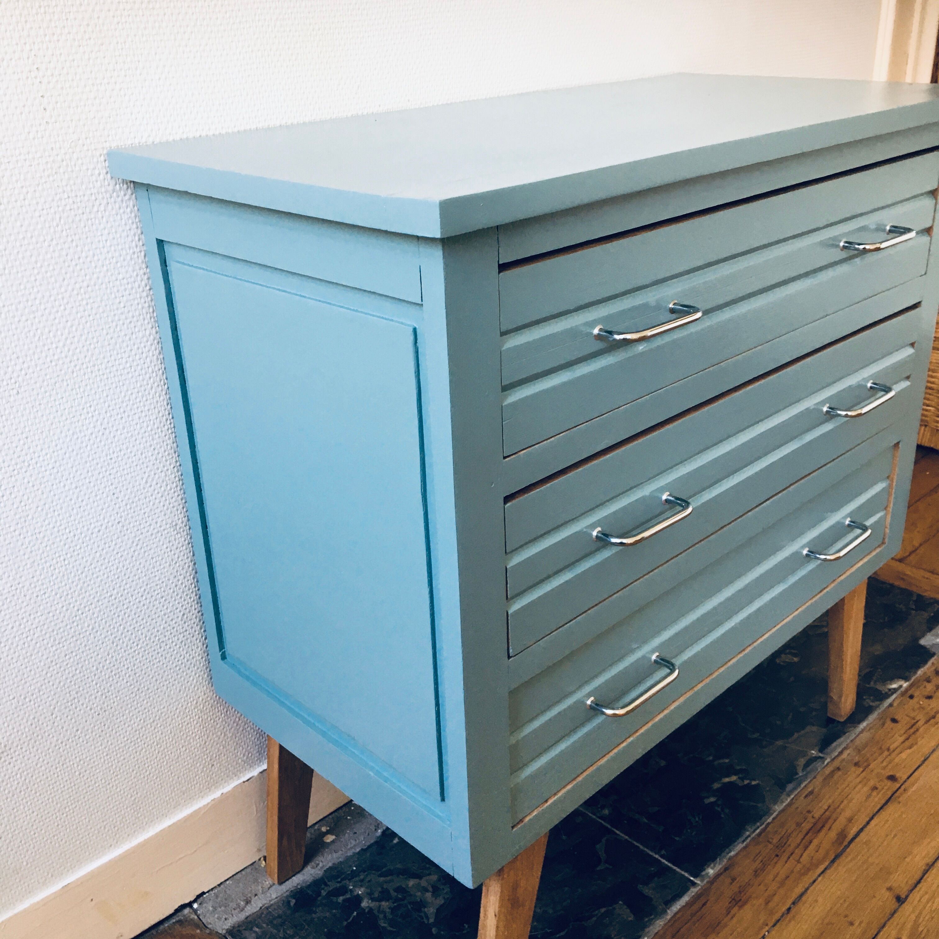 Vintage chest of drawers