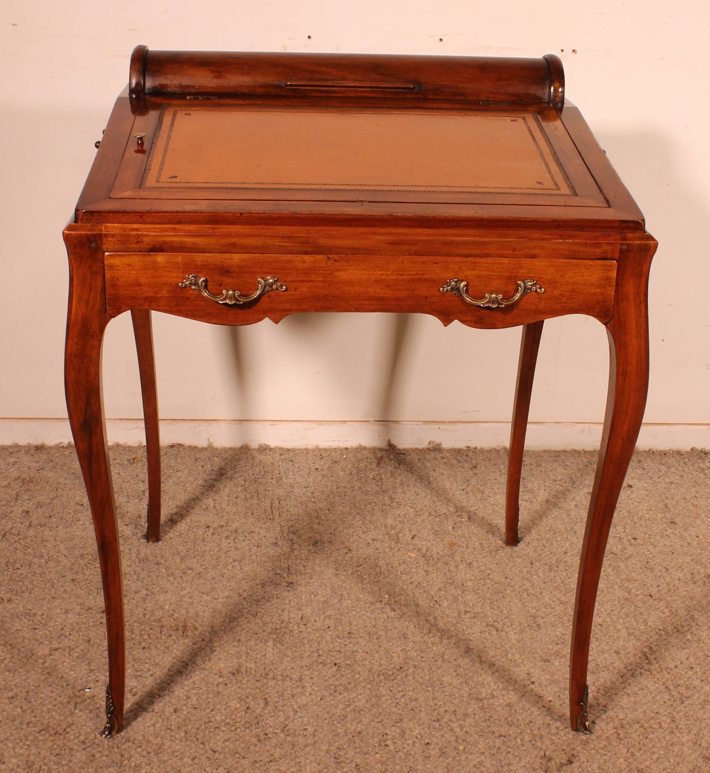 bureau / table à jeux en noyer d'époque napoléon III