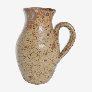 Pitcher in old sandstone