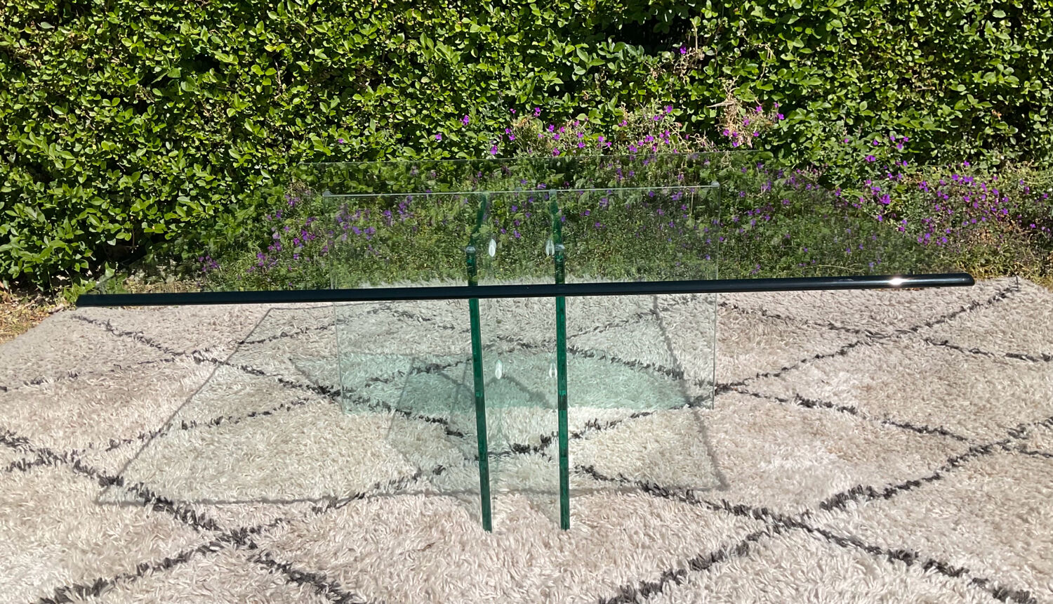 Low table design in tempered glass