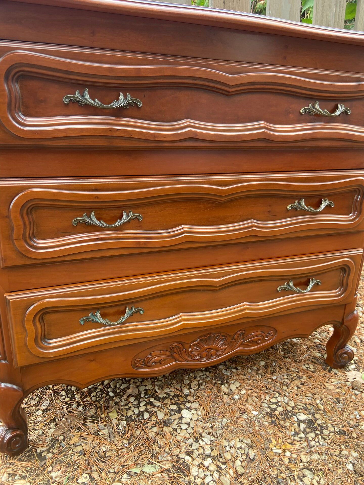 Louis XV style commode from the 1970s in solid wood.