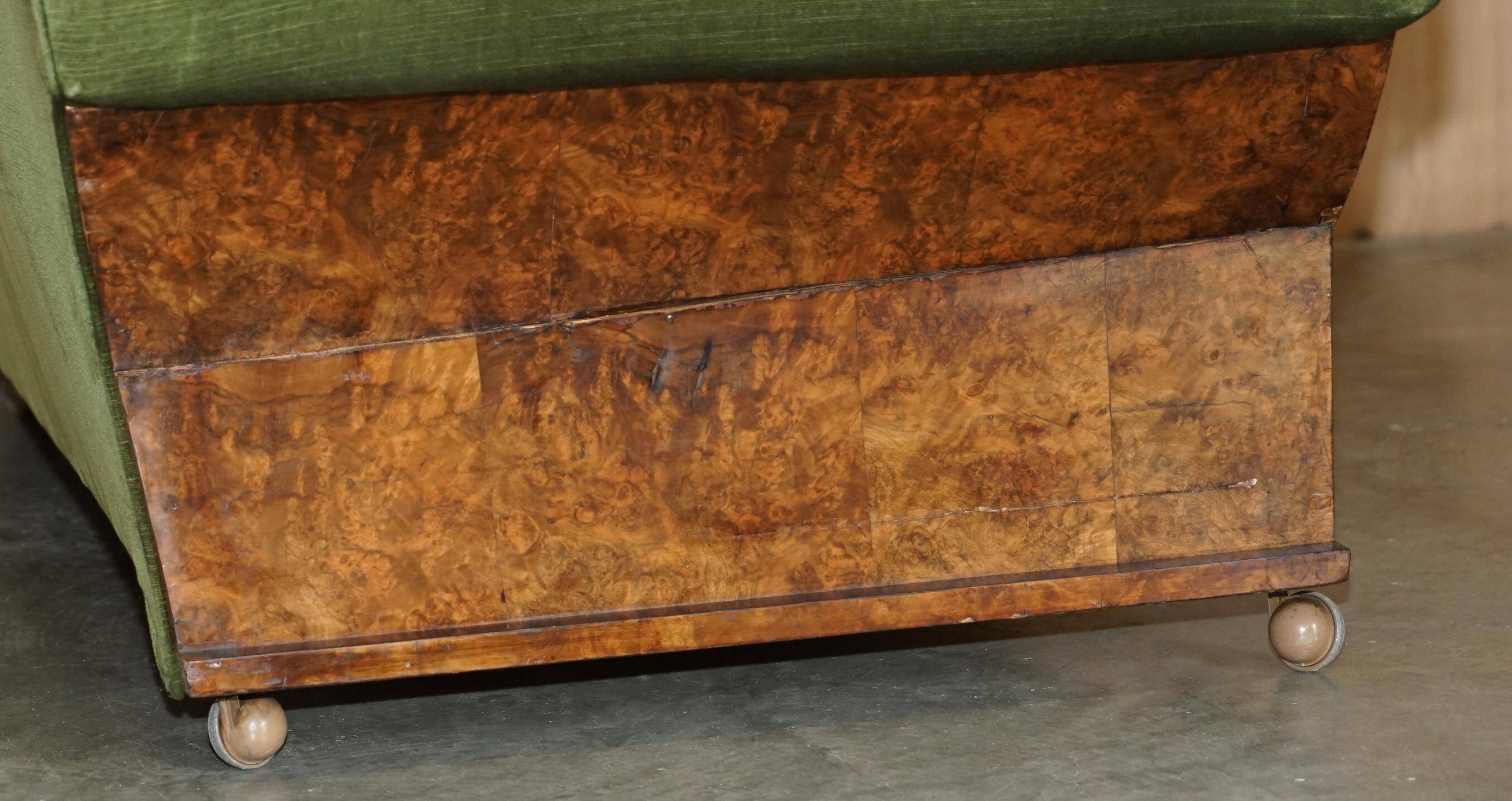 Art Deco Canapé Circa 1920 in Walnut, Cherry and Velvet