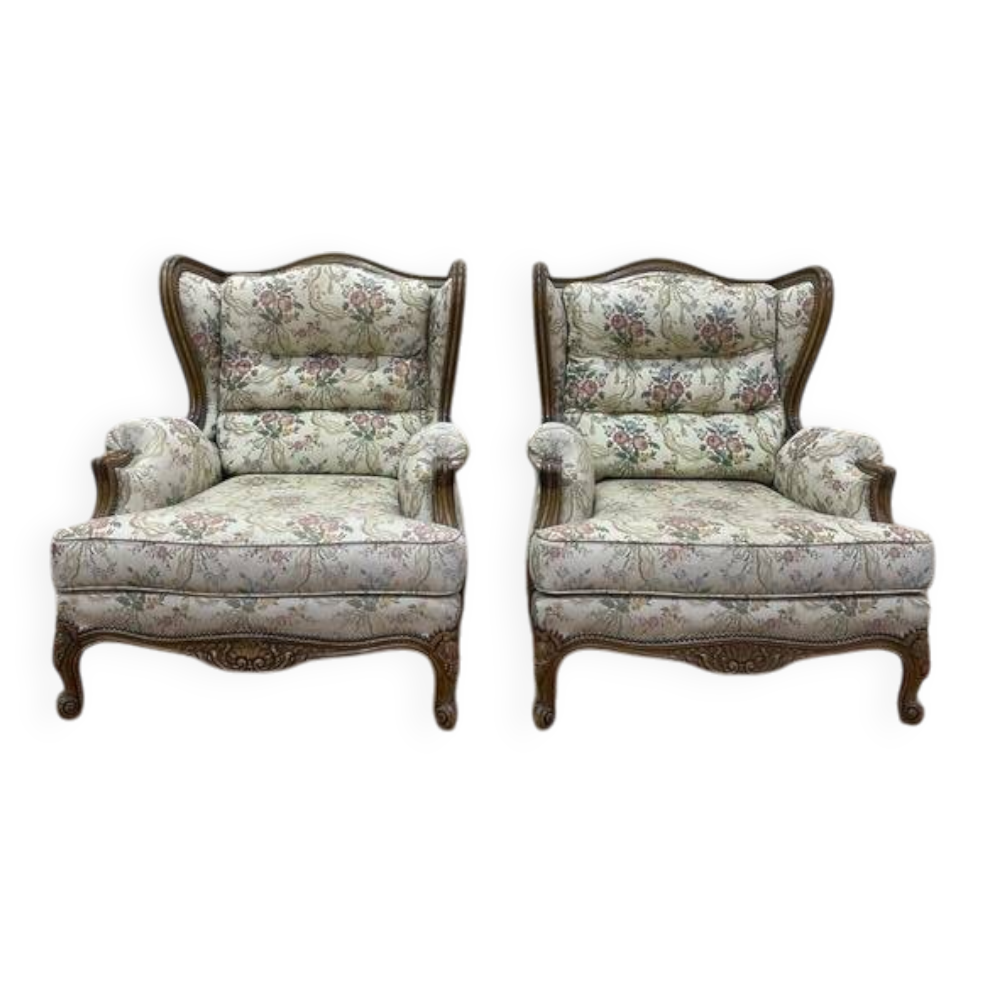 Paire de fauteuils bergères de style Louis XVa oreilles