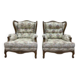 Paire de fauteuils bergères de style Louis XVa oreilles