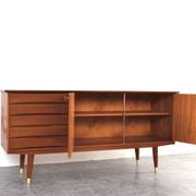 Buffet en teck du milieu du siècle par Fredrik A. Kayser, Norvège, années 1960.