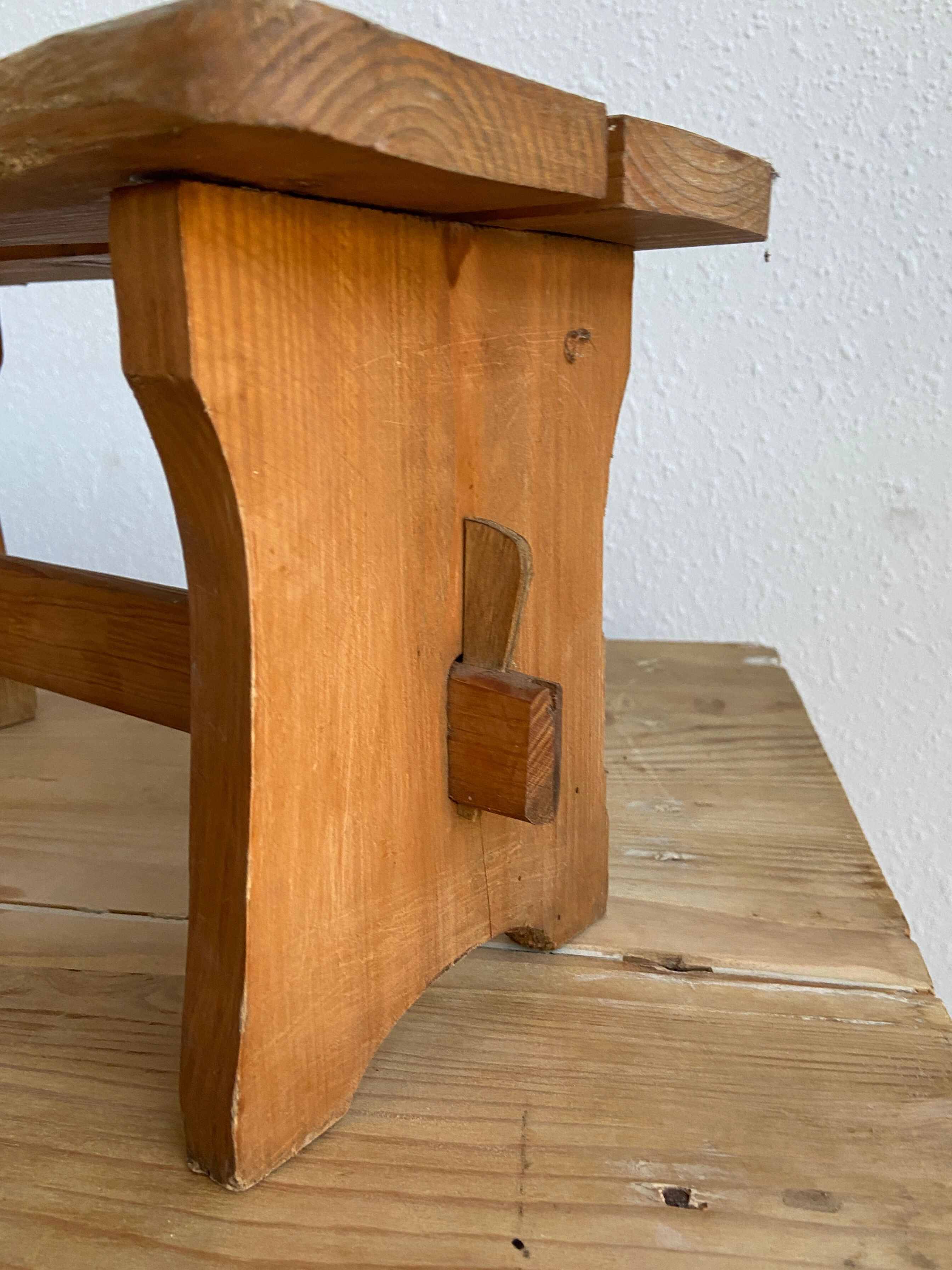 Pair of pine footrests  60