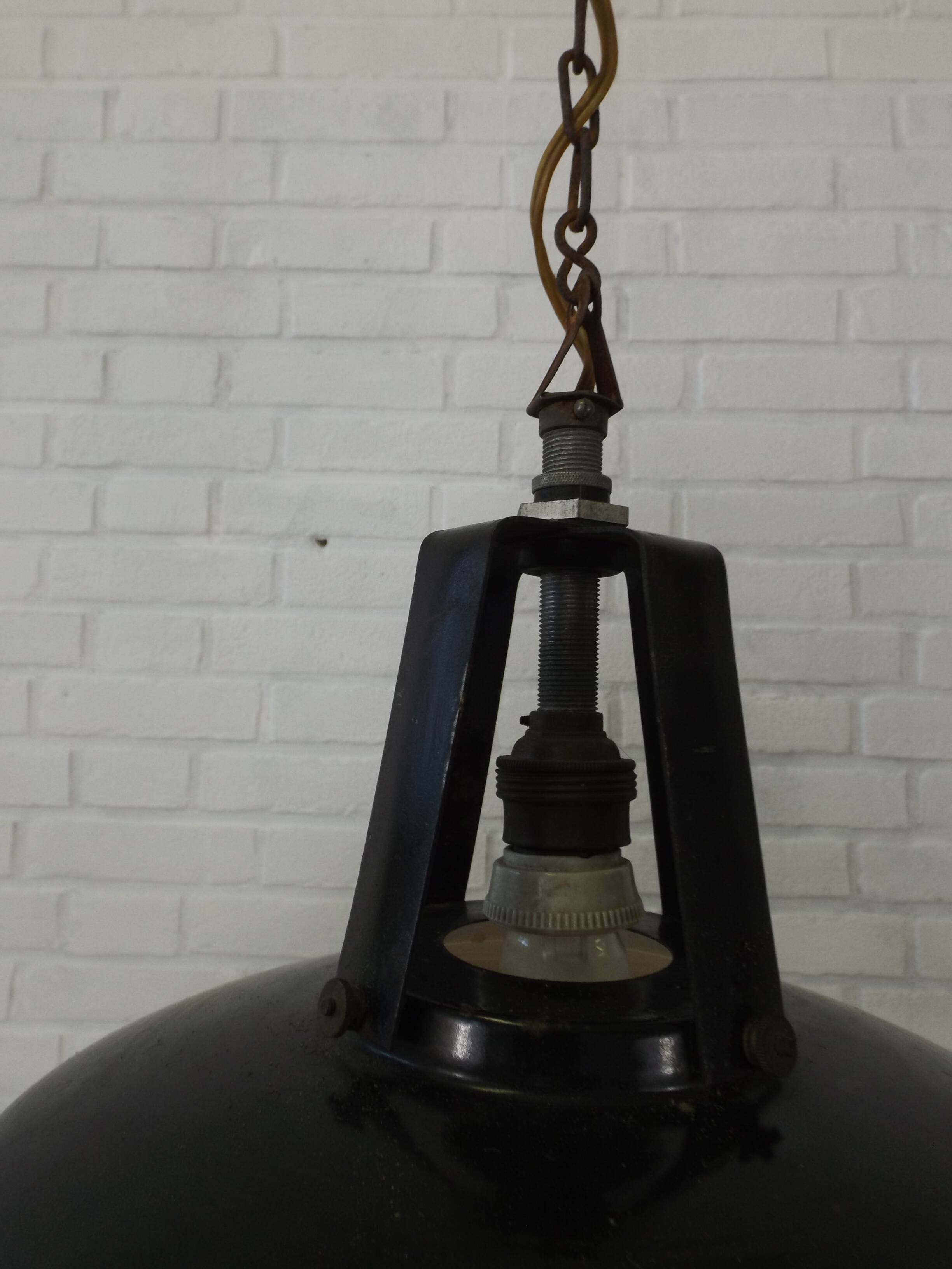 Industrial pendant lamp