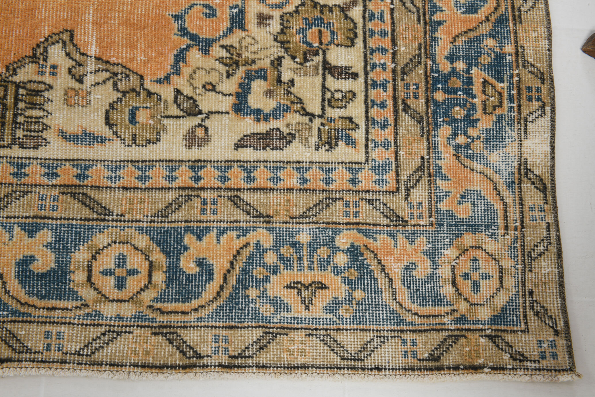 6x9 Antique Turkish Vintage Rug, 180x285Cm