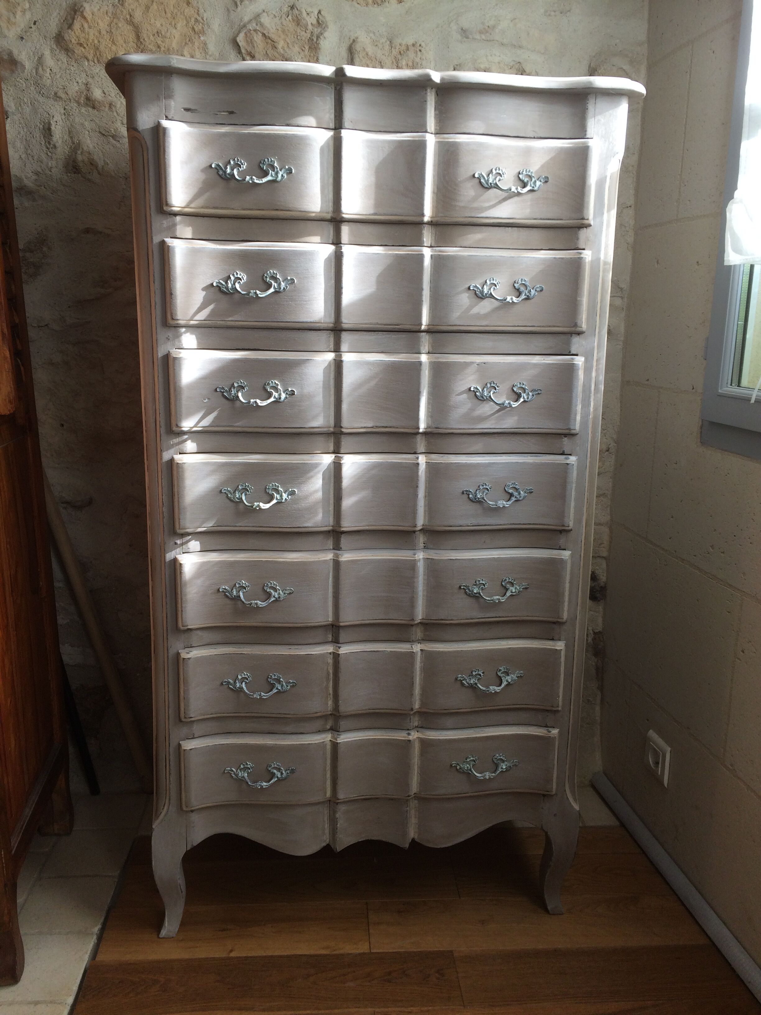 Semainier arbalète de style Louis XV sept tiroirs