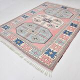 Grand tapis kilim 286x208, tons rose et bleu, motifs tribaux vintage