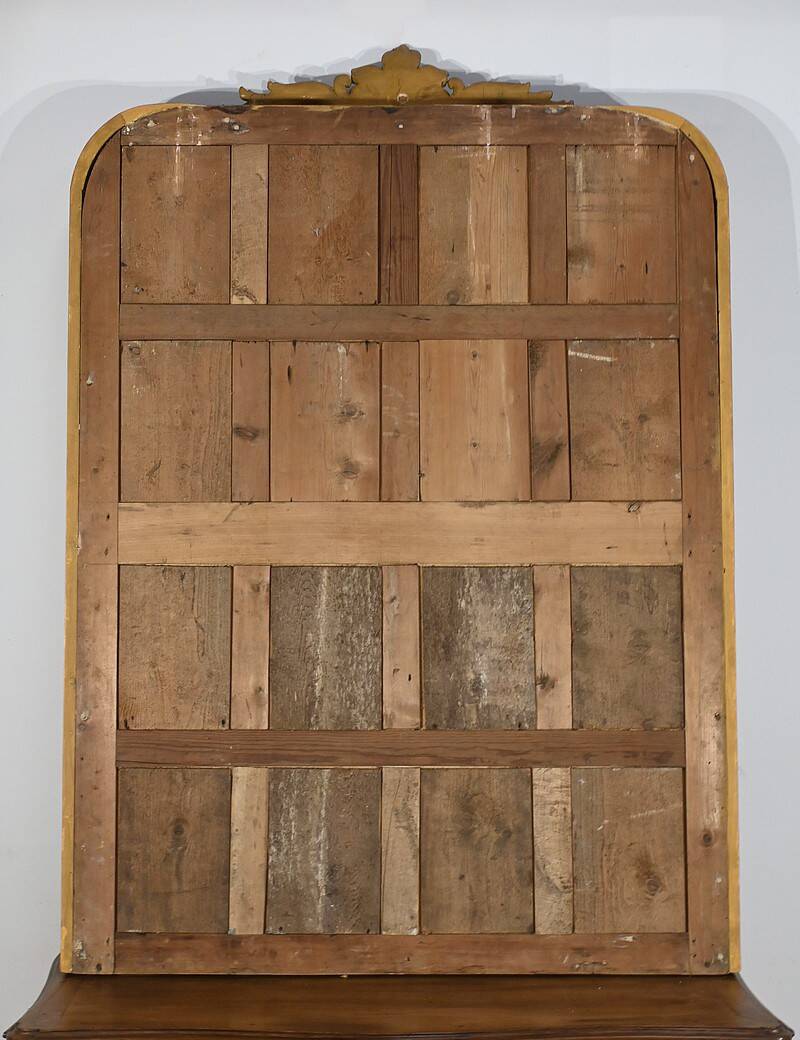 Important gilded wooden mirror, Louis XV style – first part of the 19th century