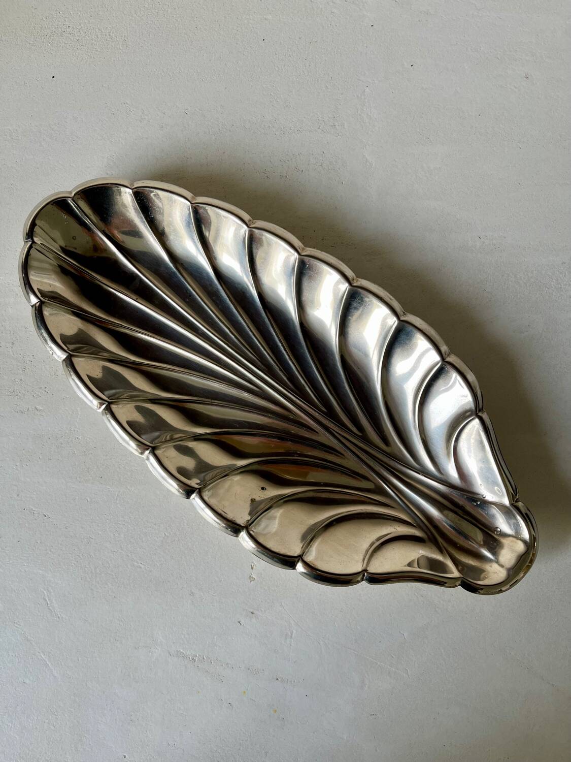 Vintage 70's shell stainless steel tray