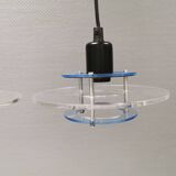 Lampes suspendues danoises de style spatial en plexiglas transparent bleu/clair.