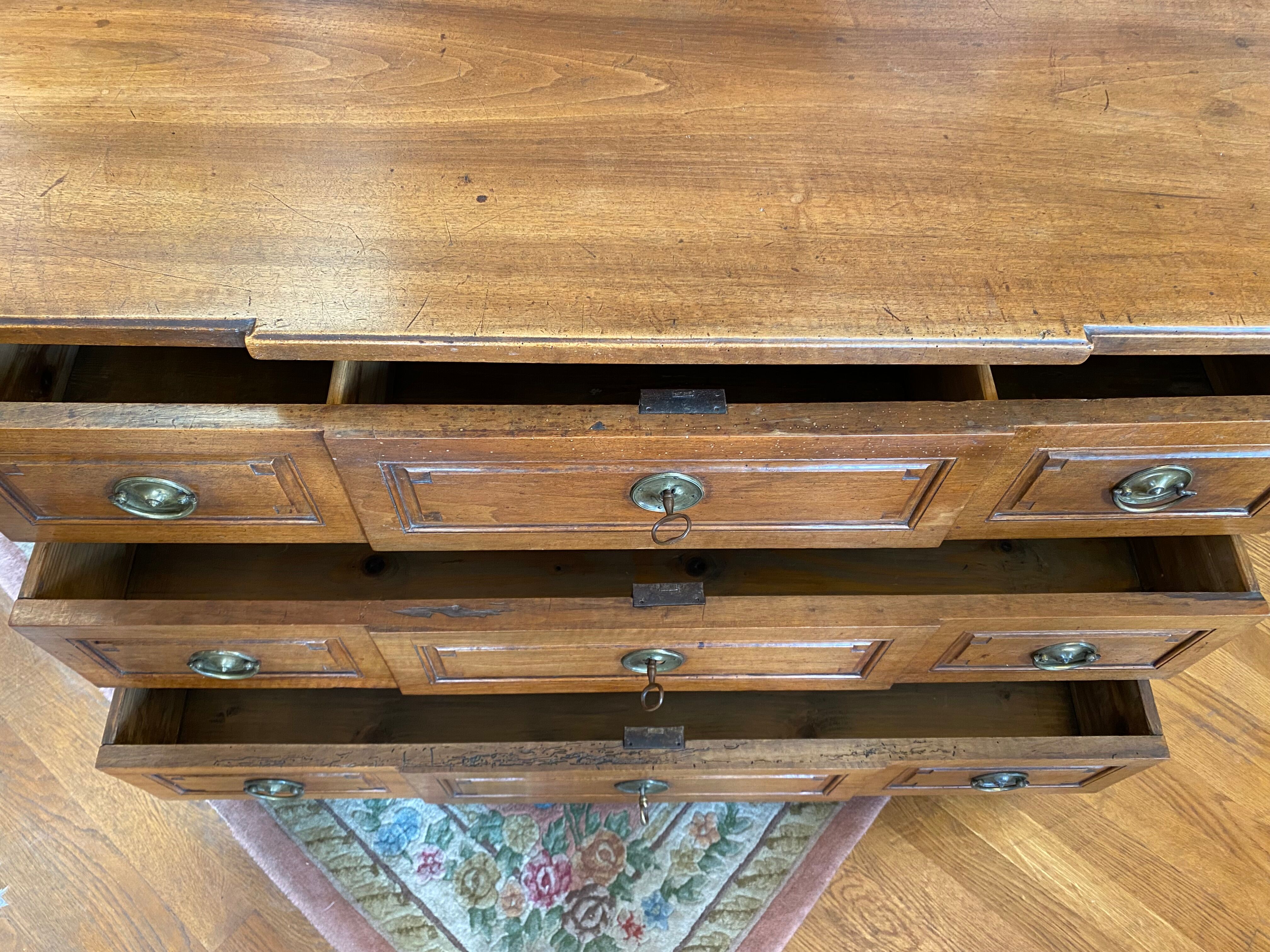 Louis XVI walnut chest of drawers, 3 drawers.