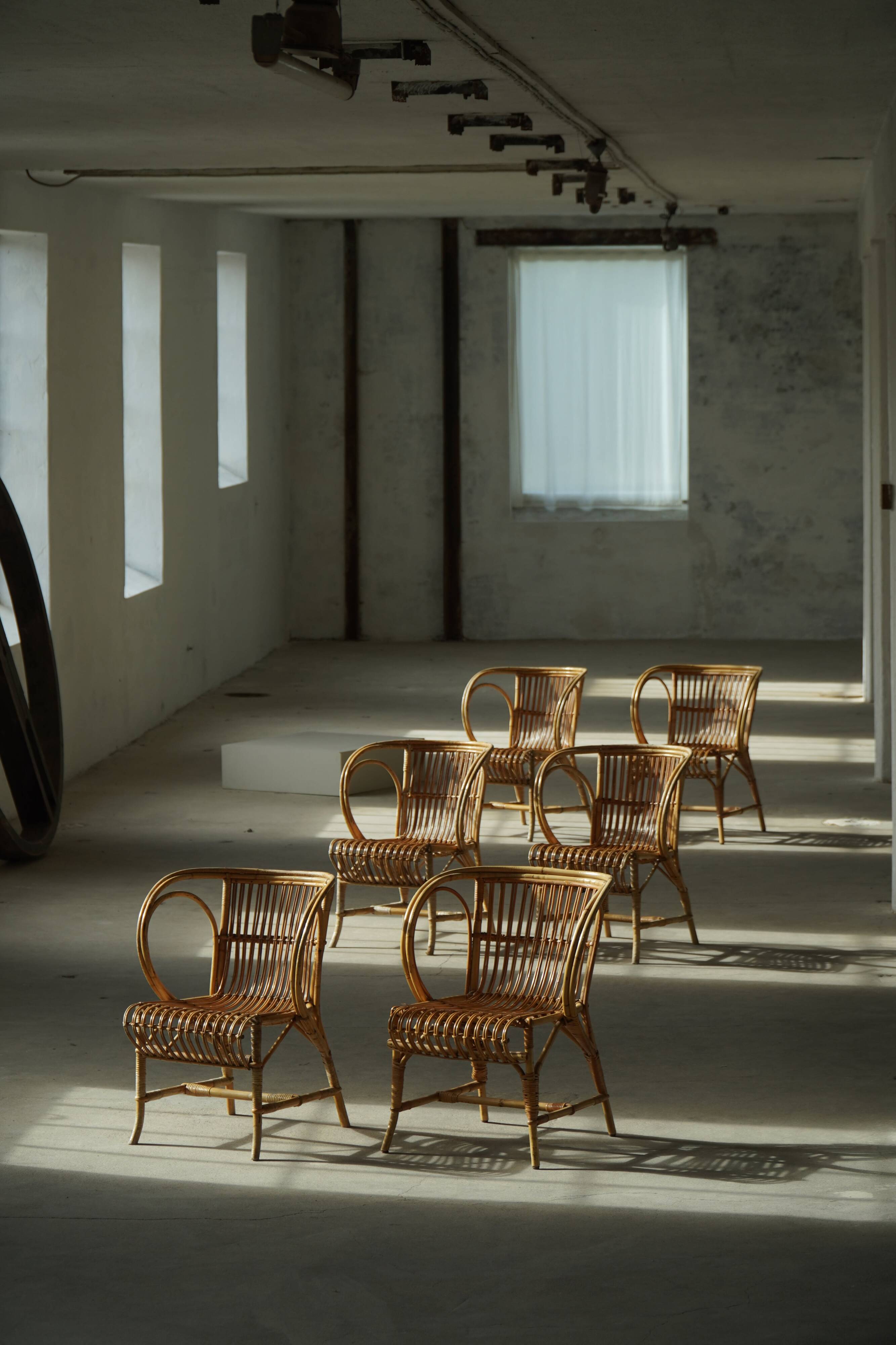 "Danish Modern" style, set of 6 dining chairs in bamboo and rattan, by Robert Wengler, 1930s.