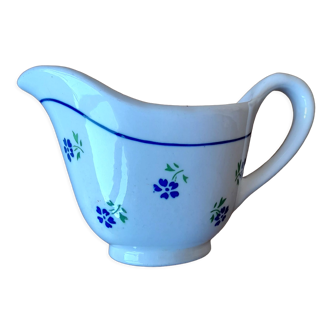 Badonviller earthenware sauceboat, Claudius model
