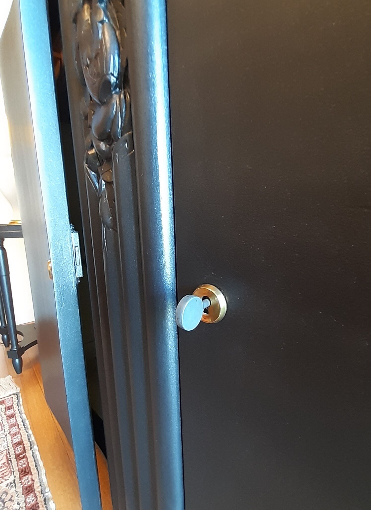 Buffet art deco black steel on marble or 2-door dresser