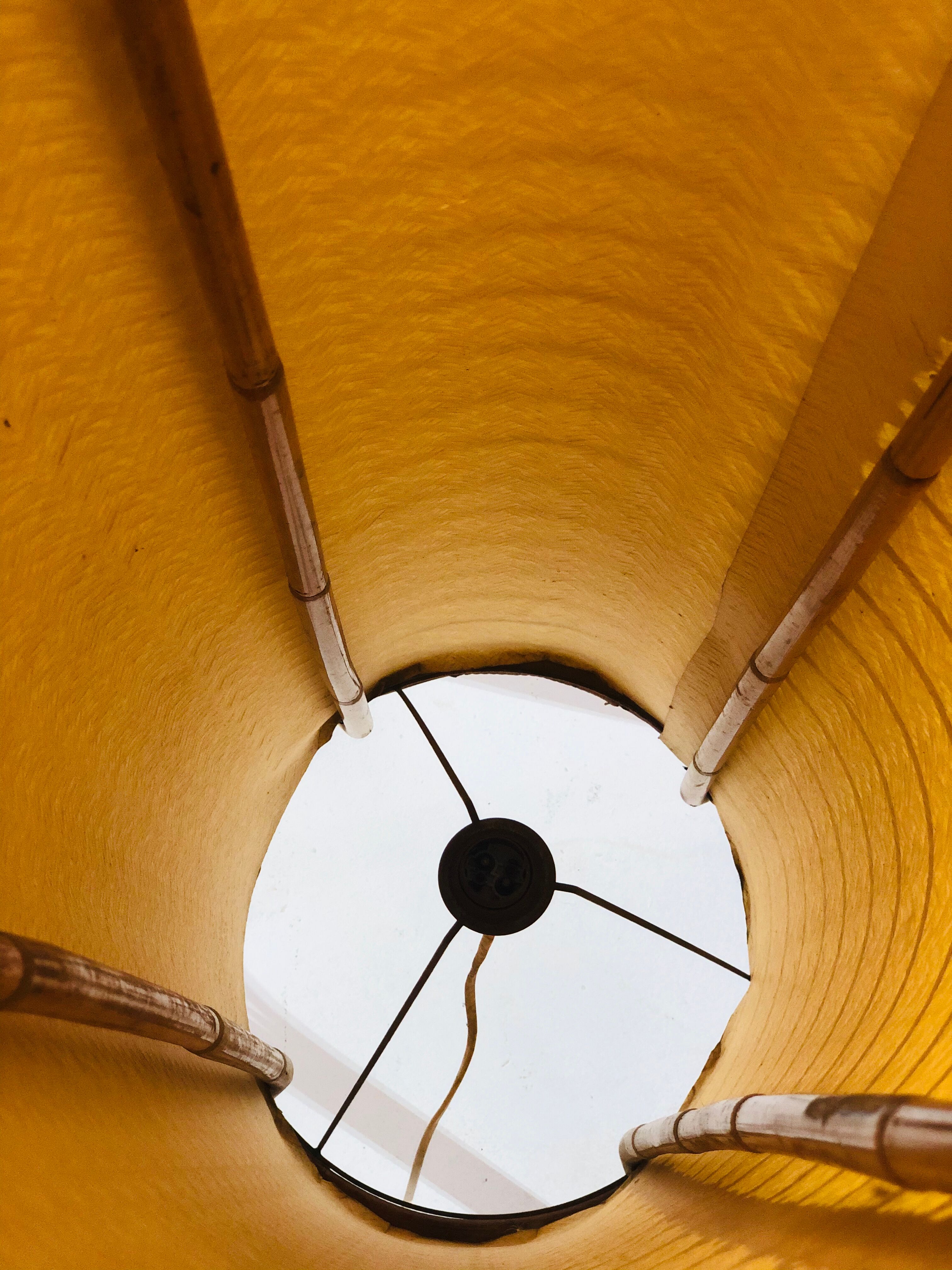 Floor lamp in rattan and japanese paper