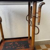 Guéridon asiatique bambou et laque ancien