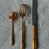 Golden metal dessert service
