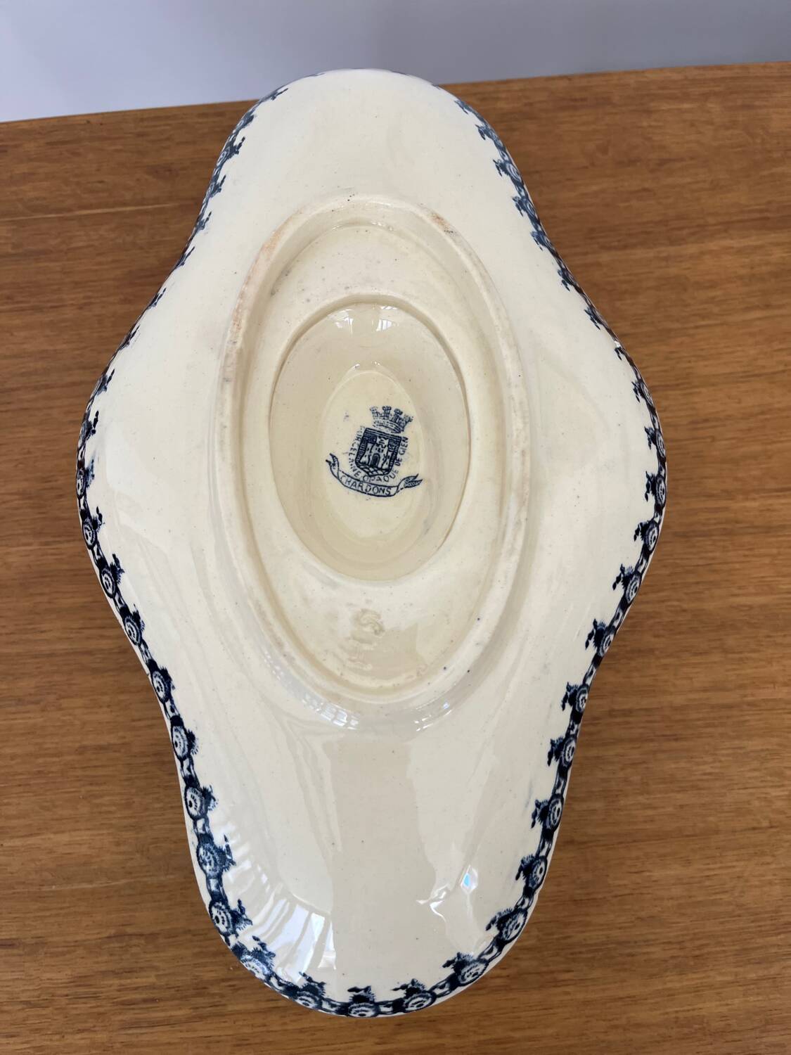 Saucière terre de fer « Chardon » signée GIEN