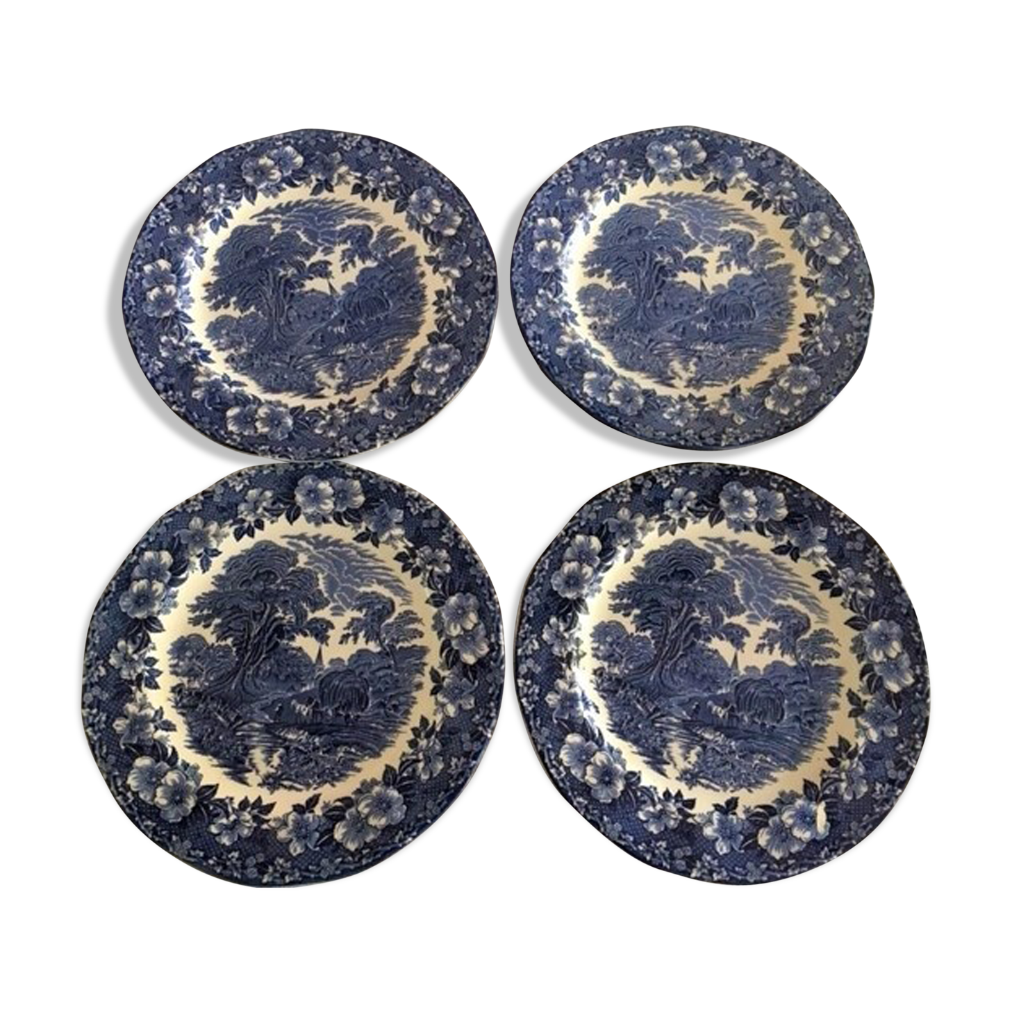 4 Wedgwood flat plates, 28 cm
