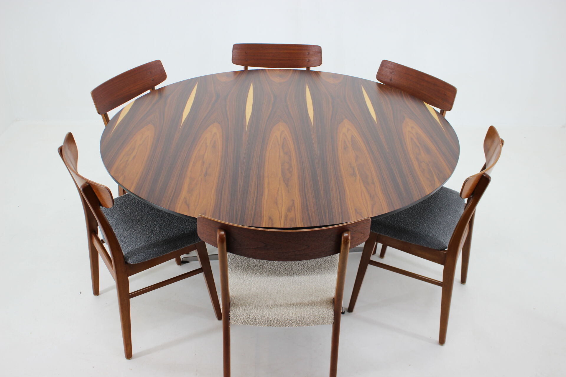Arne Jacobsen Round Palisander Dining Table for Fritz Hansen, Denmark, 1980